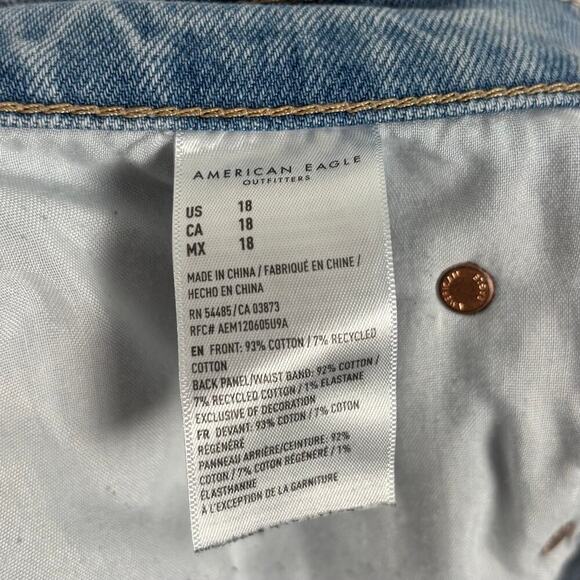 American Eagle Strigid Highest Rise 90s Boyfriend Short Light Wash Size 18 - Picture 6 of 6